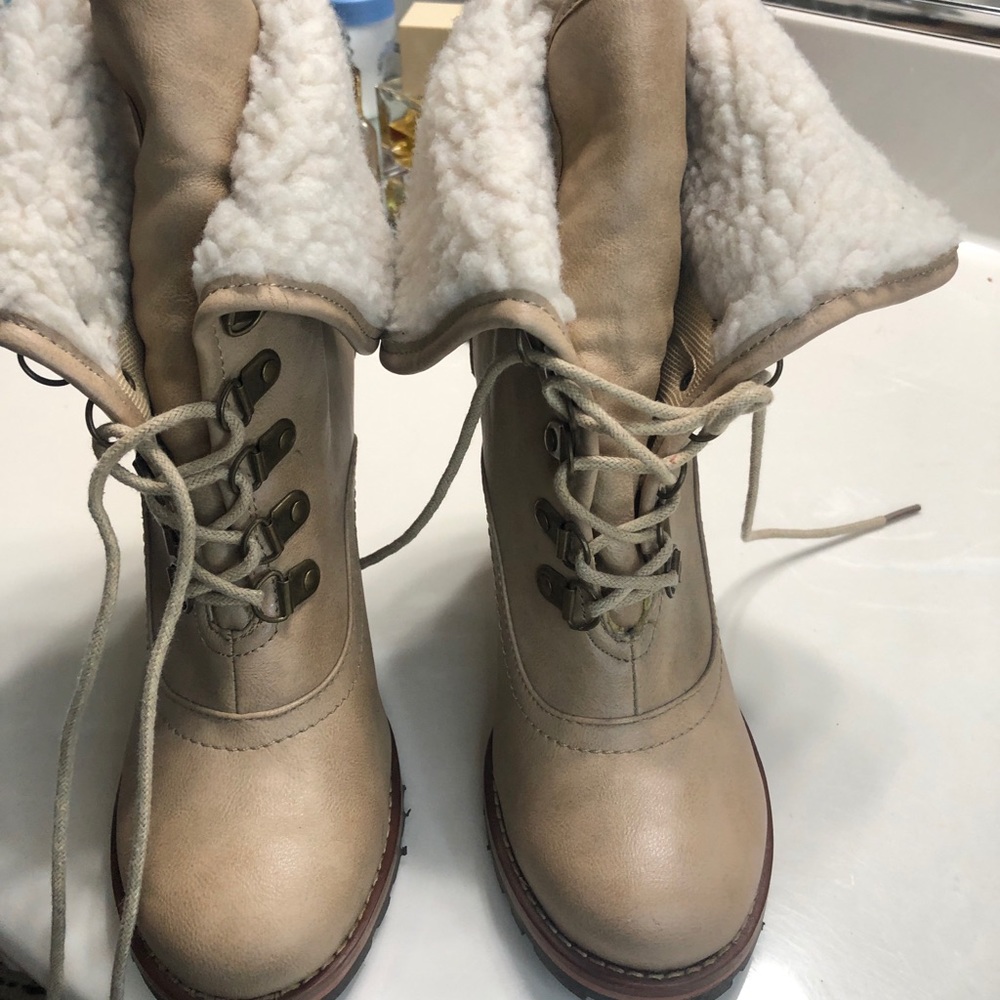 DP collection leather like boots with sheep skin